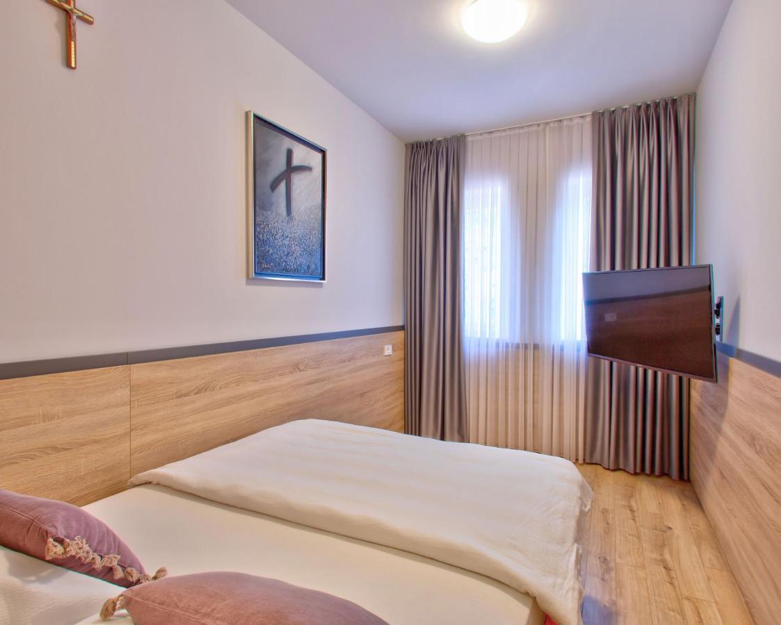 Hotel Dompes Мостар Екстериор снимка