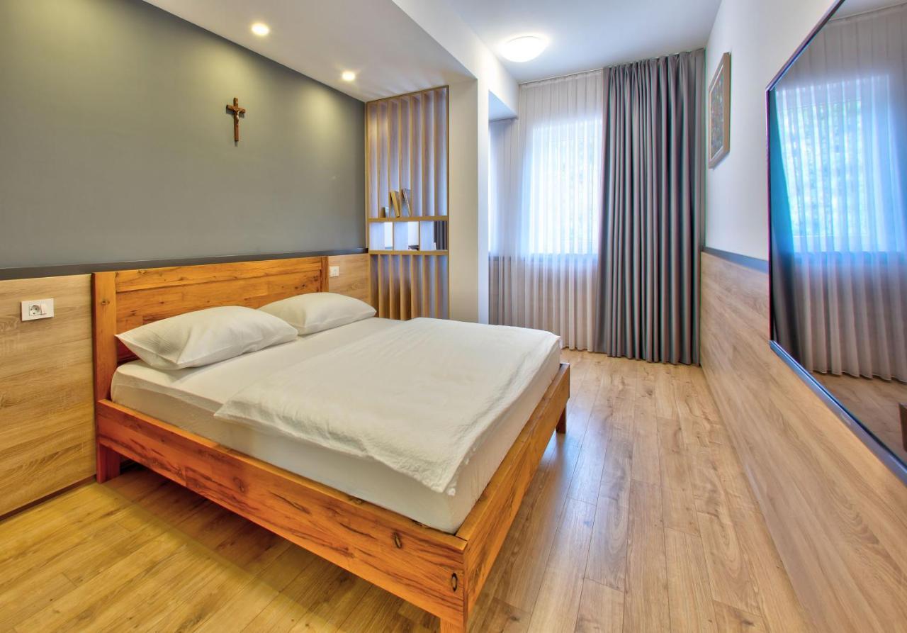 Hotel Dompes Мостар Екстериор снимка