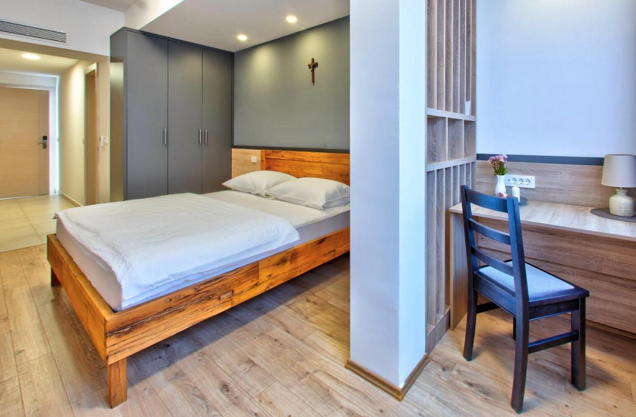 Hotel Dompes Мостар Екстериор снимка